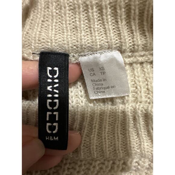 H&M Divided beige crew neck balloon sleeves sweater size XS - Picture 3 of 7